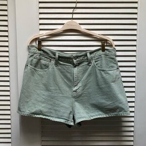 Madewell Mom Jeans Shorts, size 32